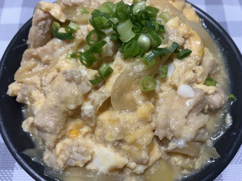 出来上がった親子丼の画像